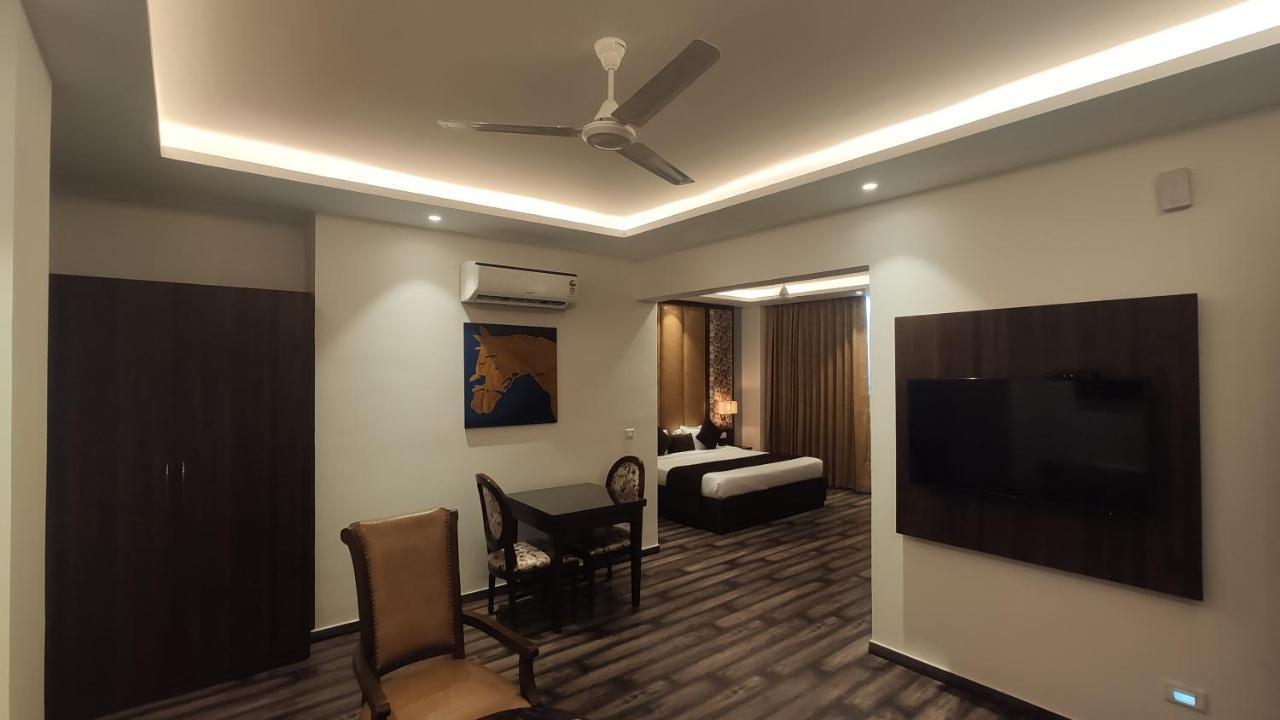 Hotel The Vilana A Unit Of Jg Developers Rishikesh Exterior photo