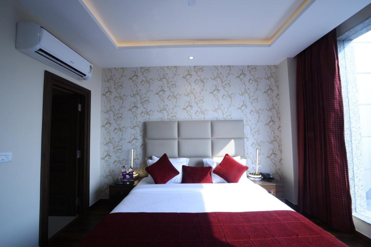 Hotel The Vilana A Unit Of Jg Developers Rishikesh Exterior photo