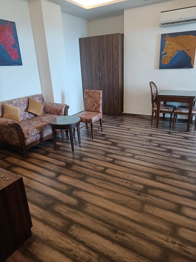 Hotel The Vilana A Unit Of Jg Developers Rishikesh Exterior photo